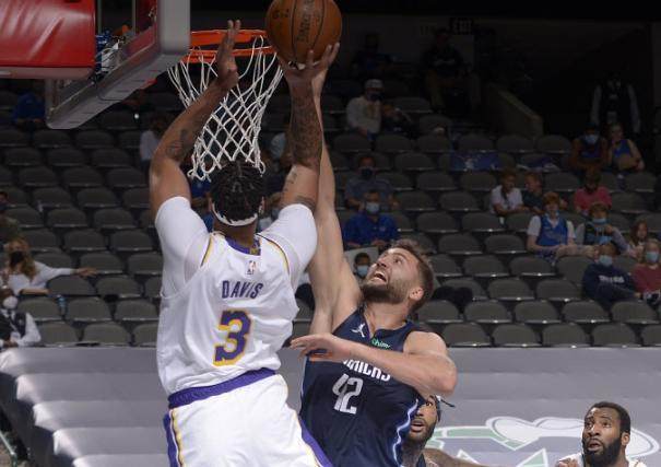 电竞赛事-眉有状态！戴维斯复出湖人遭连败 前六拉响警报？