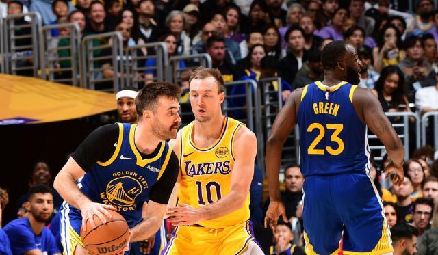 即插即用！湖人新援三分王首秀闪耀砍10分+2记三分