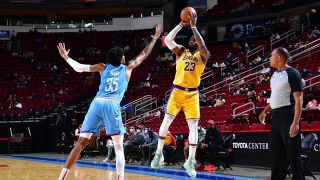 xingkong.com-詹姆斯真的练出了投篮 三分比肩雷·阿伦正创历史